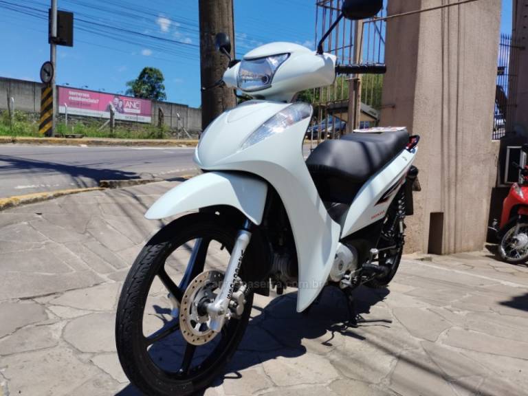 HONDA - BIZ 125 - 2014/2015 - Branca - R$ 12.999,00