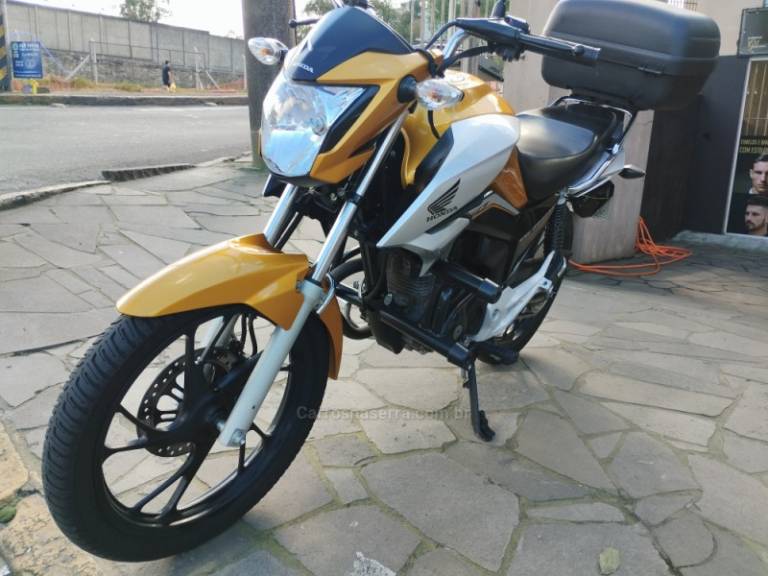 HONDA - CG 160 - 2021/2022 - Amarela - R$ 17.500,00