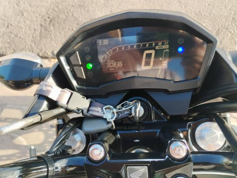 HONDA - CB 250F TWISTER - 2018/2018 - Prata - R$ 18.999,00