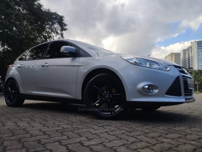 FORD - FOCUS - 2014/2015 - Prata - R$ 52.900,00