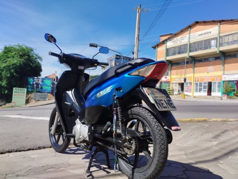 HONDA - BIZ 125 - 2006/2006 - Azul - R$ 8.500,00