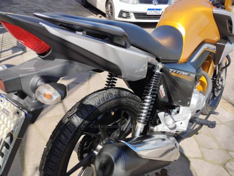 HONDA - CG 160 - 2021/2022 - Amarela - R$ 17.500,00