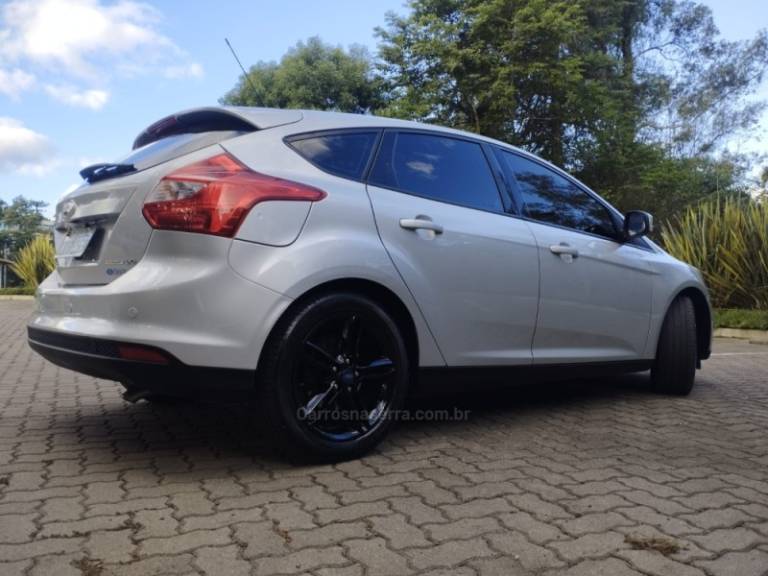 FORD - FOCUS - 2014/2015 - Prata - R$ 52.900,00