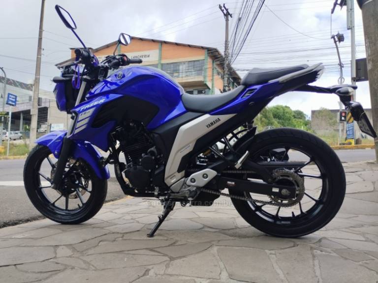 YAMAHA - FAZER - 2022/2022 - Azul - R$ 21.999,00