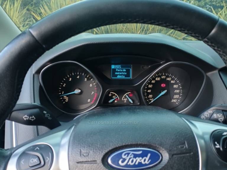 FORD - FOCUS - 2014/2015 - Prata - R$ 52.900,00