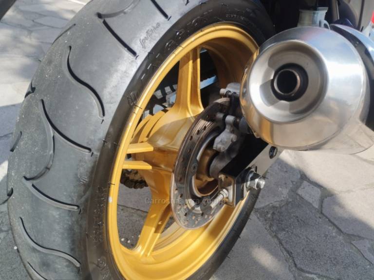 HONDA - CB 300R - 2015/2015 - Vermelha - R$ 15.500,00