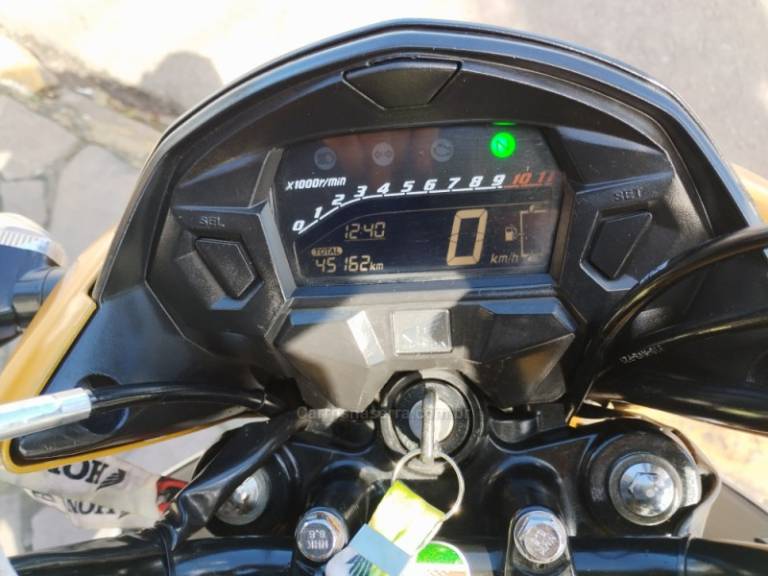 HONDA - CG 160 - 2021/2022 - Amarela - R$ 17.500,00