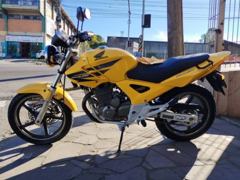 HONDA - CBX 250 TWISTER - 2006/2007 - Amarela - R$ 9.999,00