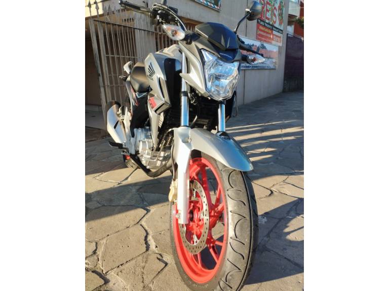 HONDA - CB 250F TWISTER - 2018/2018 - Prata - R$ 18.999,00
