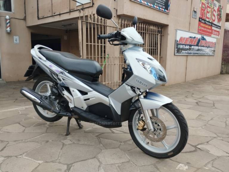 YAMAHA - NEO AT 115 - 2011/2012 - Prata - R$ 9.500,00
