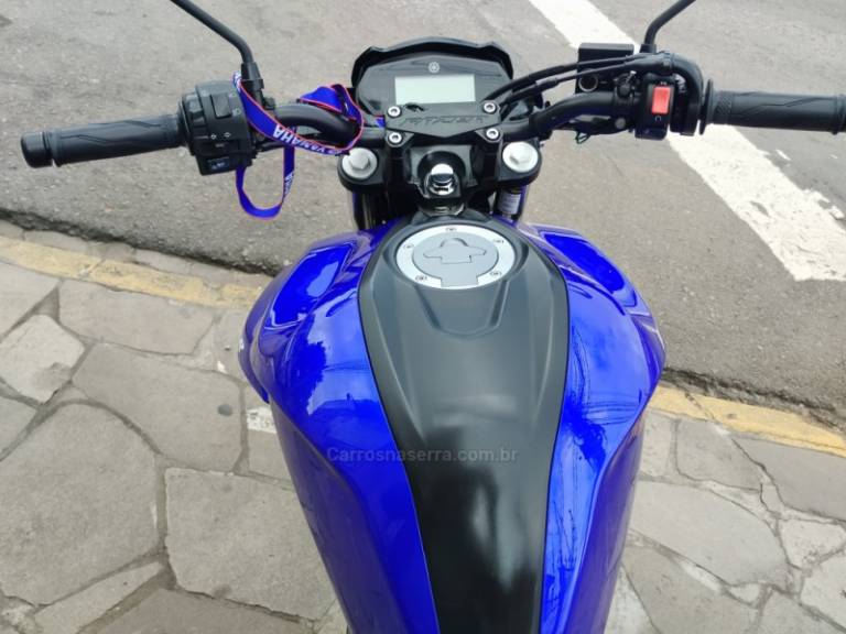 YAMAHA - FAZER - 2022/2022 - Azul - R$ 21.999,00