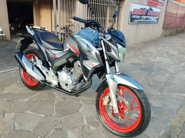 HONDA - CB 250F TWISTER - 2018/2018 - Prata - R$ 18.999,00