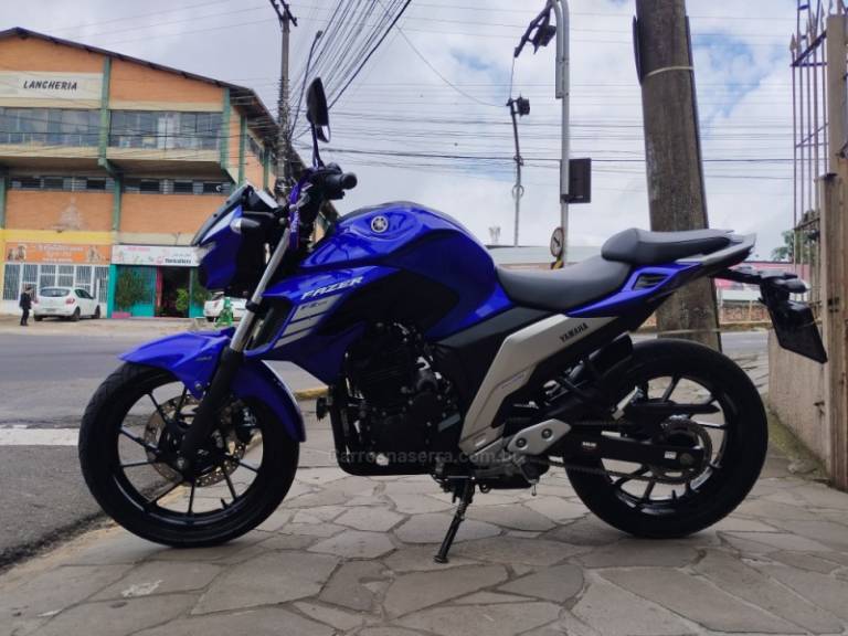 YAMAHA - FAZER - 2022/2022 - Azul - R$ 21.999,00