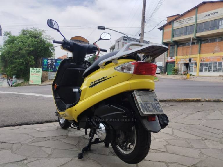 SUZUKI - AN125 BURGMAN - 2007/2008 - Amarela - R$ 7.300,00