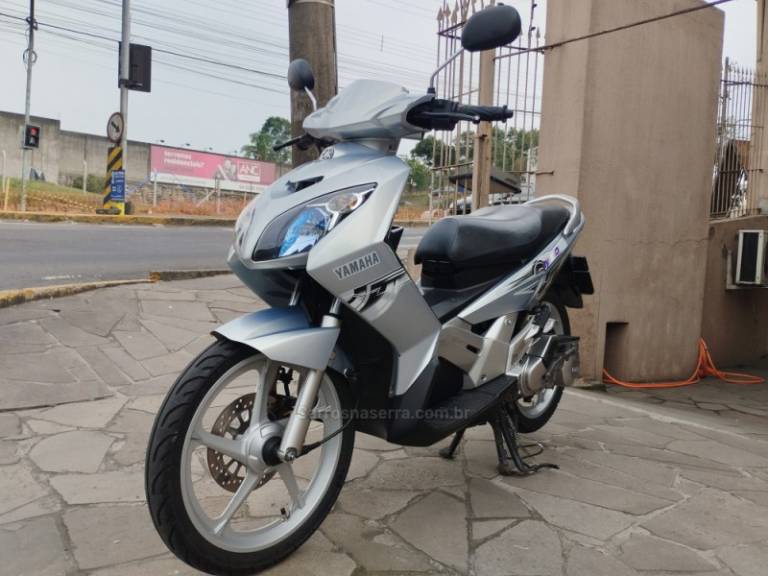 YAMAHA - NEO AT 115 - 2011/2012 - Prata - R$ 9.500,00