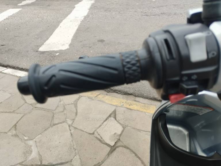 YAMAHA - NEO AT 115 - 2011/2012 - Prata - R$ 9.500,00