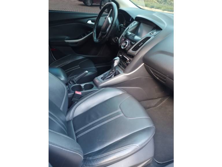 FORD - FOCUS - 2014/2015 - Prata - R$ 52.900,00