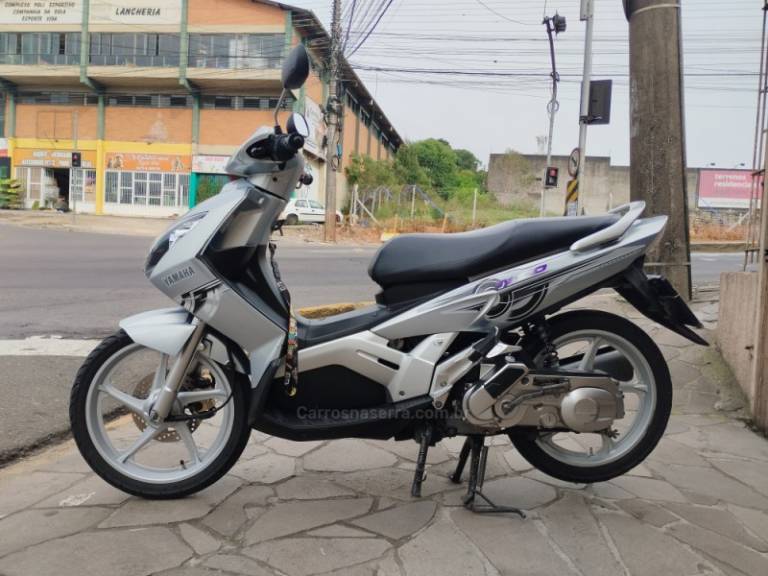 YAMAHA - NEO AT 115 - 2011/2012 - Prata - R$ 9.500,00