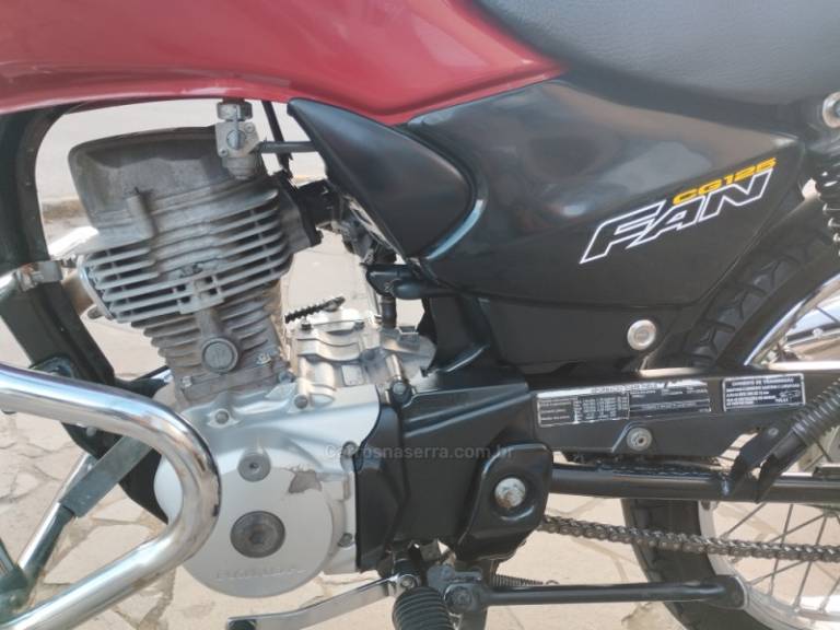 HONDA - CG 125 - 2005/2005 - Vermelha - R$ 7.500,00