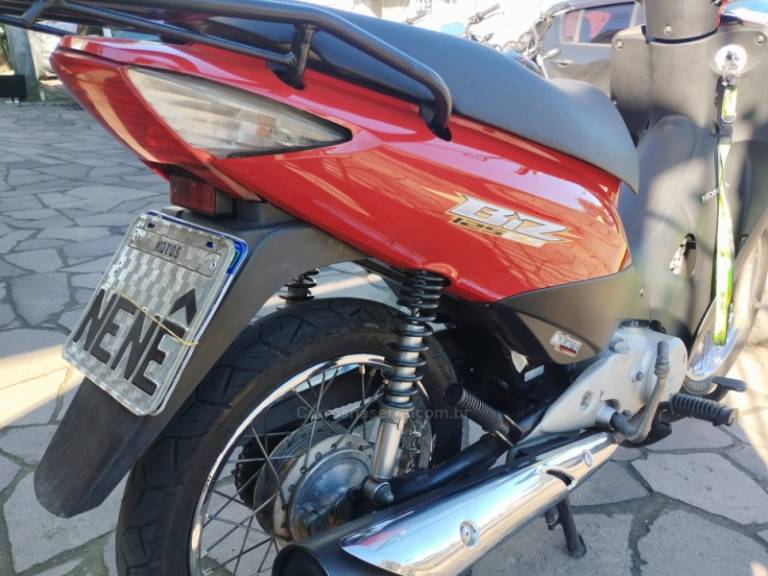 HONDA - BIZ 125 - 2005/2006 - Vermelha - R$ 7.999,00