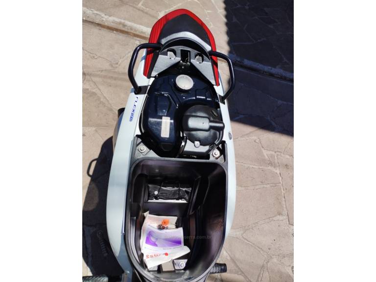 HONDA - BIZ 125 - 2014/2015 - Branca - R$ 12.999,00