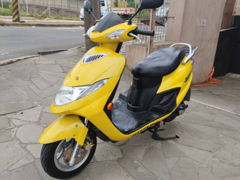 SUZUKI - AN125 BURGMAN - 2007/2008 - Amarela - R$ 7.300,00