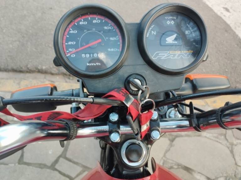 HONDA - CG 125 - 2005/2005 - Vermelha - R$ 7.500,00