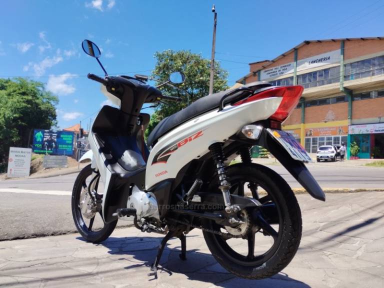 HONDA - BIZ 125 - 2014/2015 - Branca - R$ 12.999,00