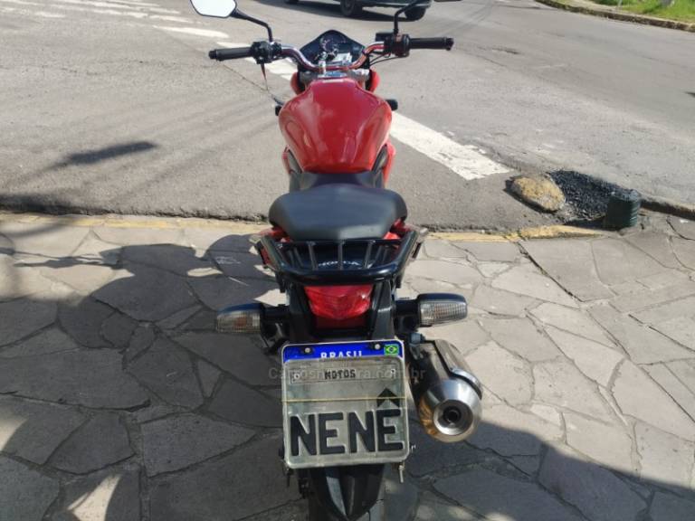 HONDA - CB 300R - 2015/2015 - Vermelha - R$ 15.500,00