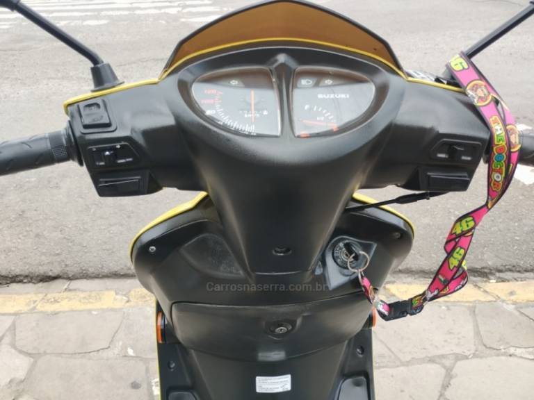 SUZUKI - AN125 BURGMAN - 2007/2008 - Amarela - R$ 7.300,00