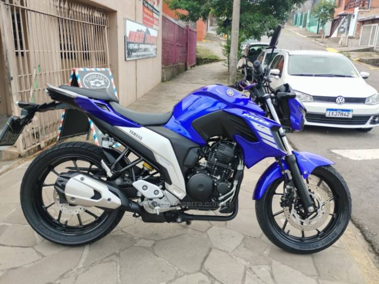 YAMAHA - FAZER - 2022/2022 - Azul - R$ 21.999,00