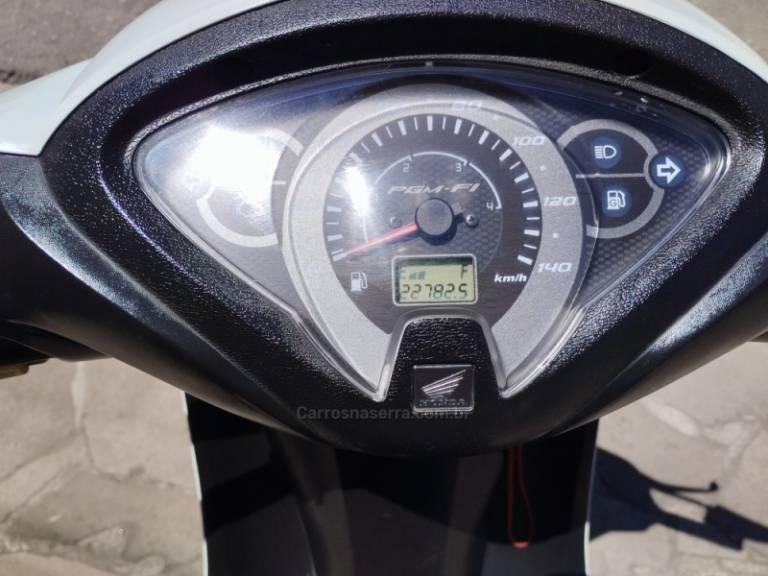 HONDA - BIZ 125 - 2014/2015 - Branca - R$ 12.999,00