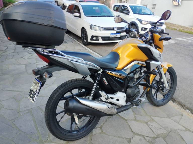 HONDA - CG 160 - 2021/2022 - Amarela - R$ 17.500,00