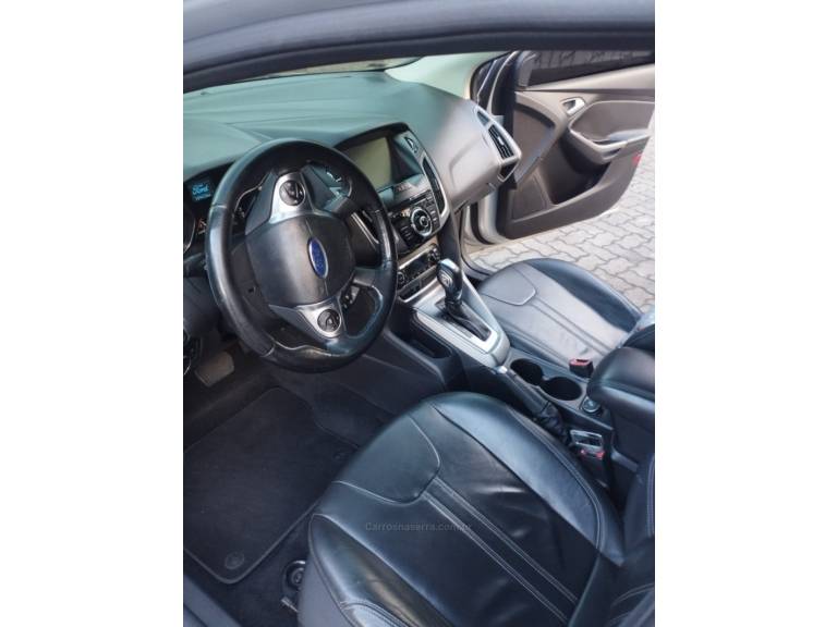 FORD - FOCUS - 2014/2015 - Prata - R$ 52.900,00
