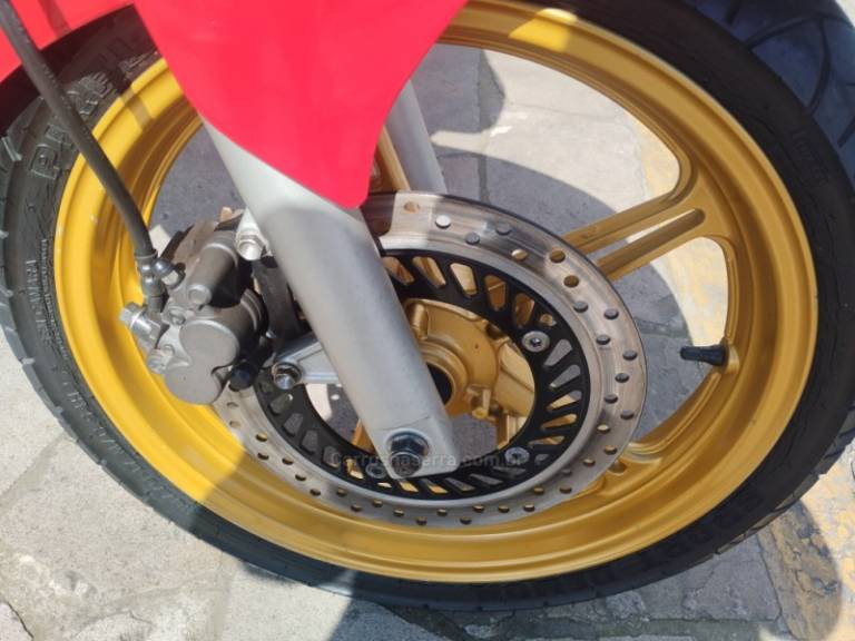 HONDA - CB 300R - 2015/2015 - Vermelha - R$ 15.500,00