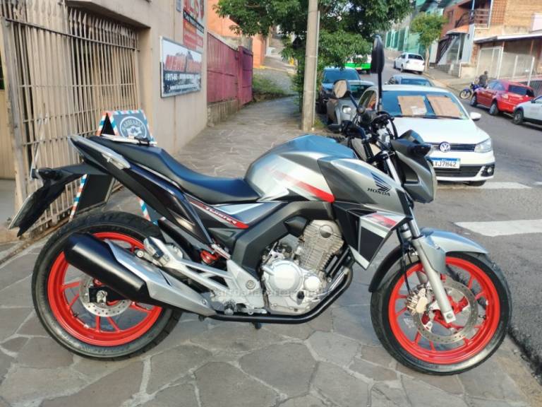 HONDA - CB 250F TWISTER - 2018/2018 - Prata - R$ 18.999,00