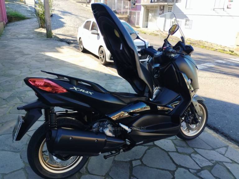 YAMAHA - X MAX - 2021/2021 - Preta - R$ 25.999,00