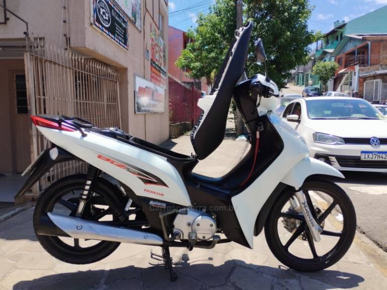 HONDA - BIZ 125 - 2014/2015 - Branca - R$ 12.999,00