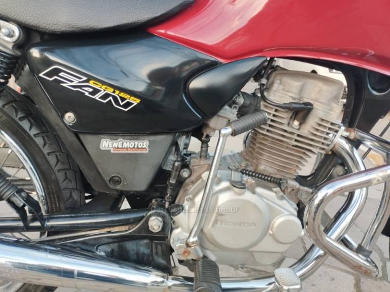 HONDA - CG 125 - 2005/2005 - Vermelha - R$ 7.500,00