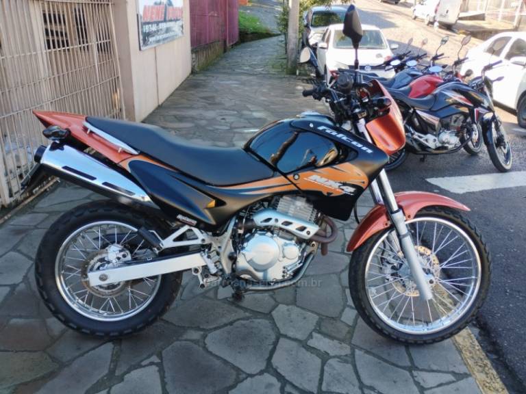 HONDA - NX4 FALCON - 2006/2007 - Laranja - R$ 17.500,00