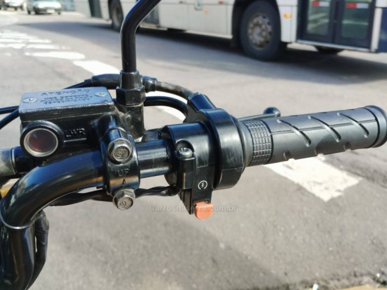 HONDA - CG 160 - 2021/2022 - Amarela - R$ 17.500,00