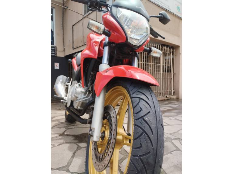 HONDA - CB 300R - 2015/2015 - Vermelha - R$ 15.500,00
