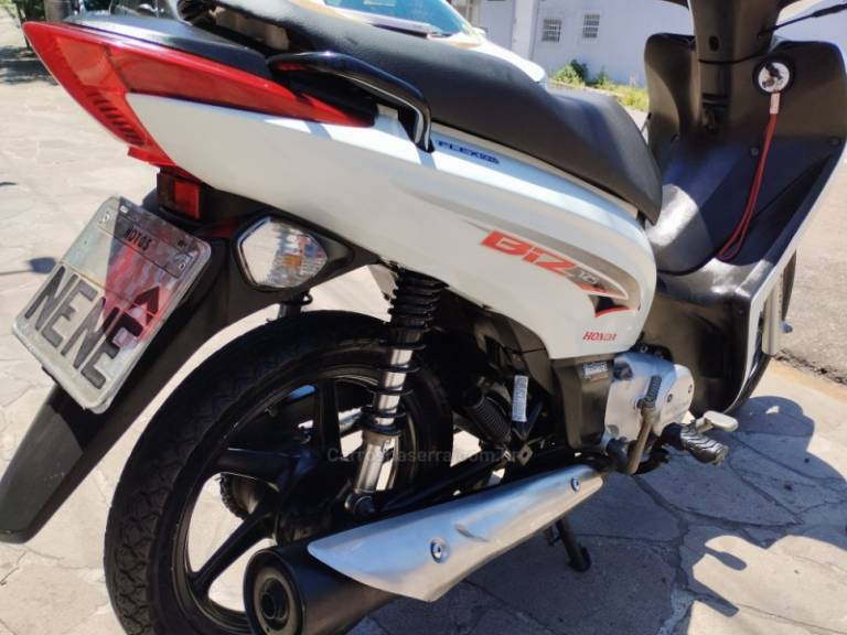 HONDA - BIZ 125 - 2014/2015 - Branca - R$ 12.999,00