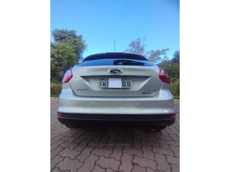 FORD - FOCUS - 2014/2015 - Prata - R$ 52.900,00