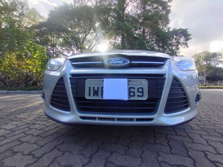 FORD - FOCUS - 2014/2015 - Prata - R$ 52.900,00
