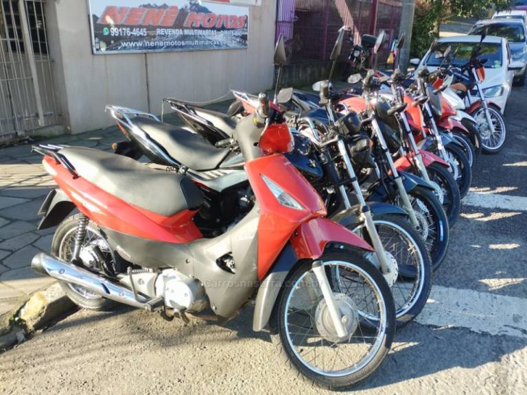 HONDA - BIZ 125 - 2005/2006 - Vermelha - R$ 7.999,00