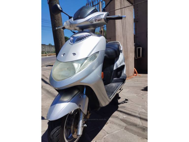 SUZUKI - BURGMAN - 2007/2008 - Prata - R$ 6.999,00