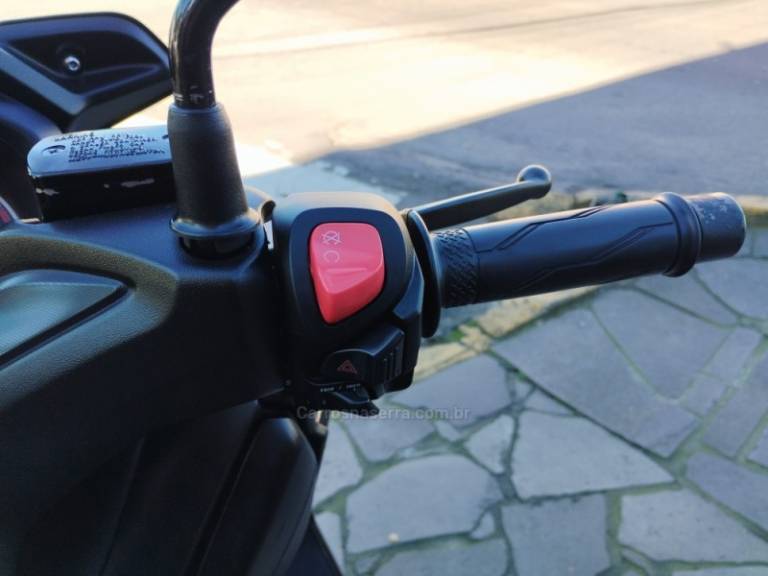 YAMAHA - X MAX - 2021/2021 - Preta - R$ 25.999,00